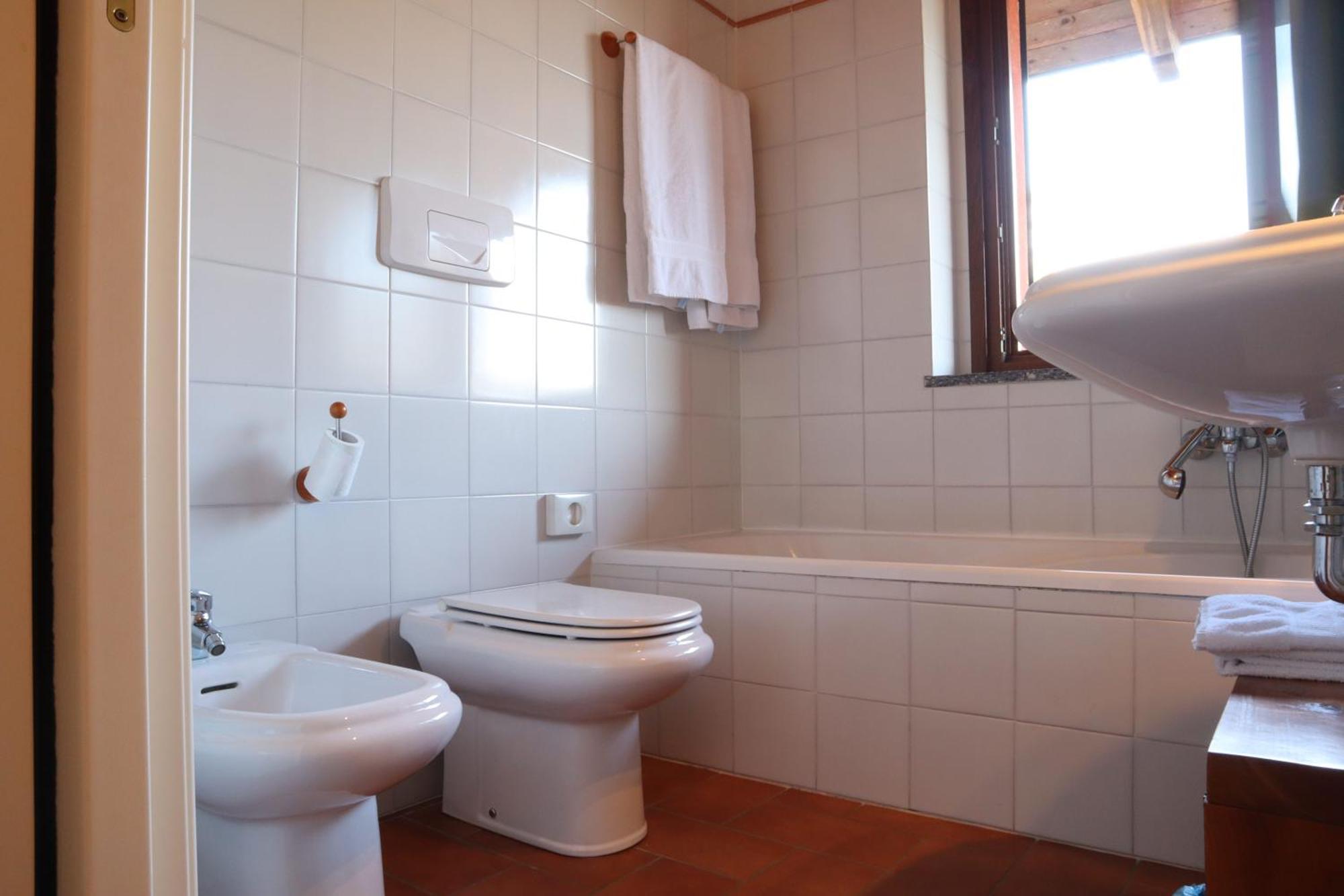Relais Ca Nova Guest House Bogogno Eksteriør bilde